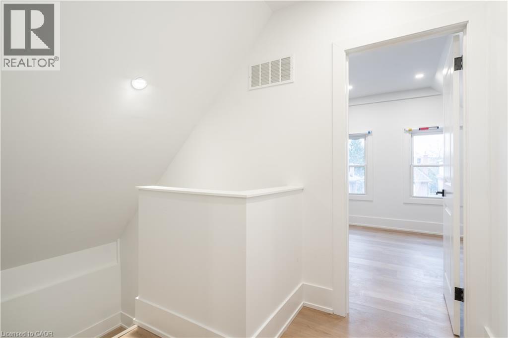 204 Balsam Avenue S, Hamilton, Ontario  L8M 3B8 - Photo 30 - 40815453
