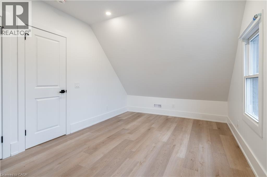 204 Balsam Avenue S, Hamilton, Ontario  L8M 3B8 - Photo 32 - 40815453