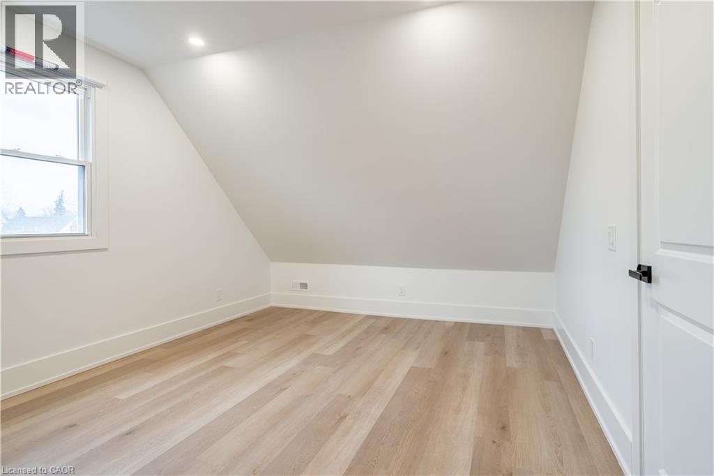 204 Balsam Avenue S, Hamilton, Ontario  L8M 3B8 - Photo 33 - 40815453