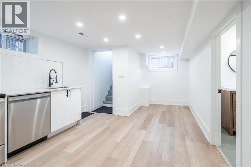 204 Balsam Avenue S, Hamilton, Ontario  L8M 3B8 - Photo 35 - 40815453