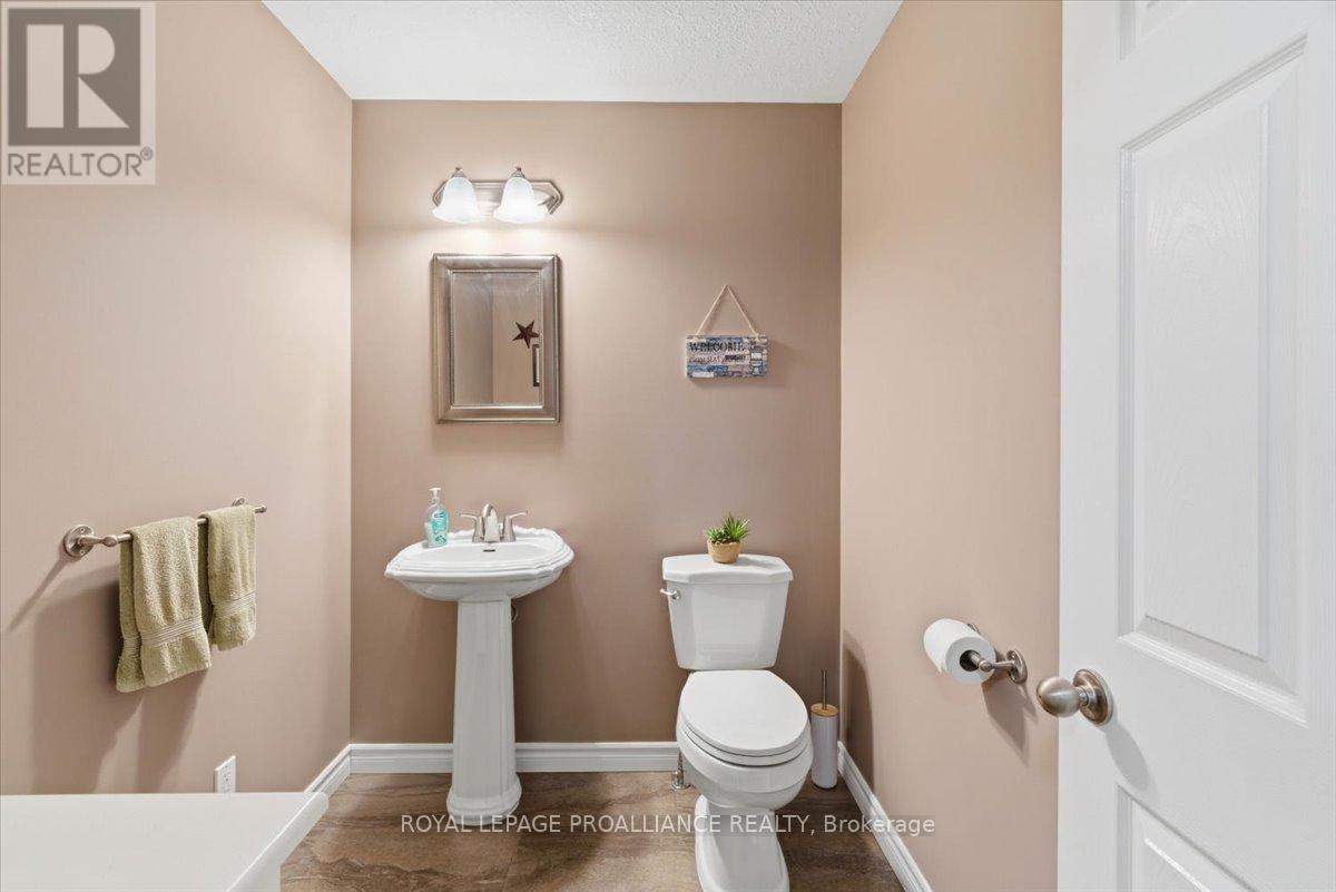 80 Whispering Woods Drive, Quinte West, Ontario  K8V 5P7 - Photo 11 - X13014424