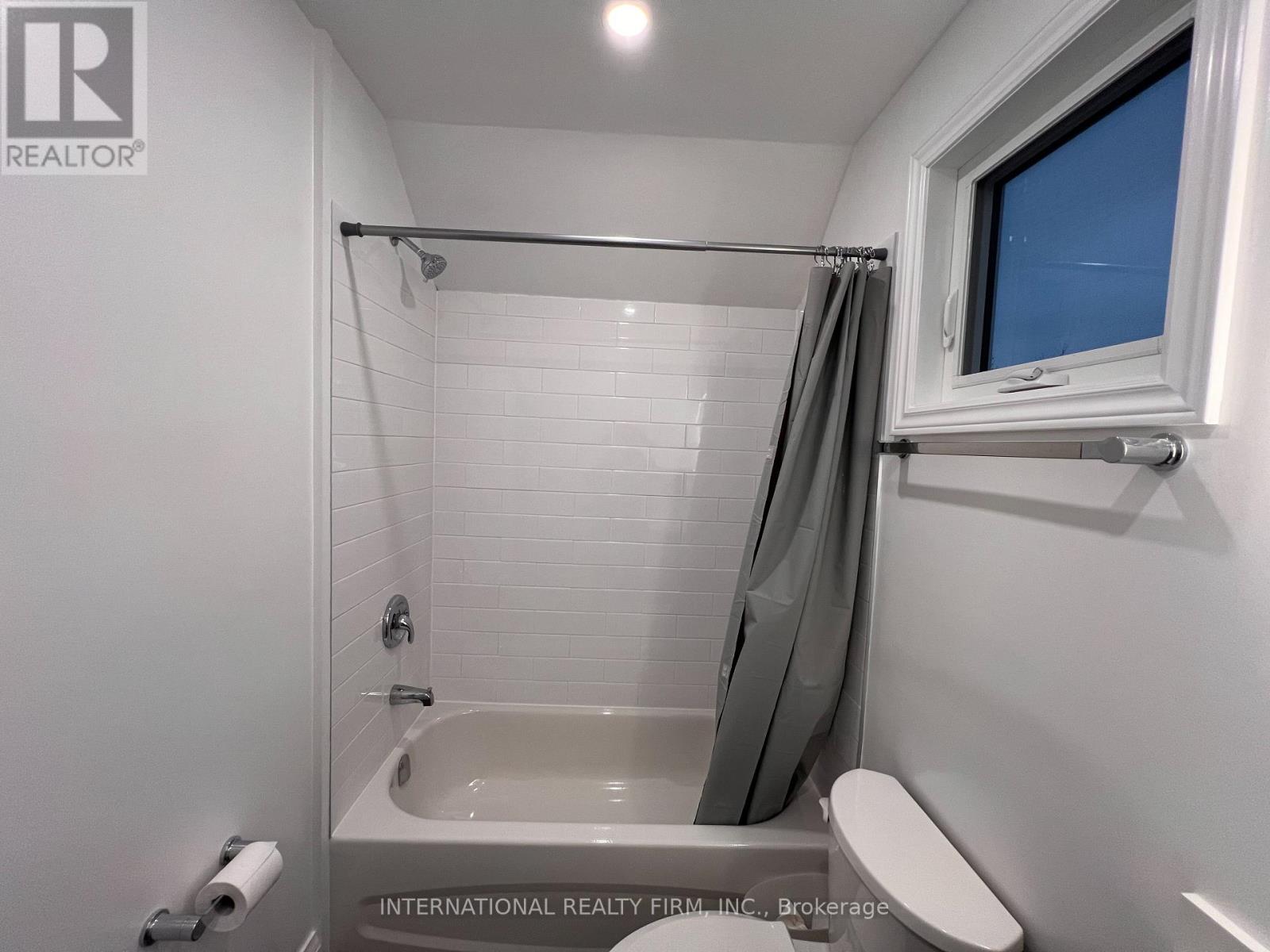 9 Admiral Road, St. Catharines, Ontario  L2P 1G4 - Photo 12 - X13015256