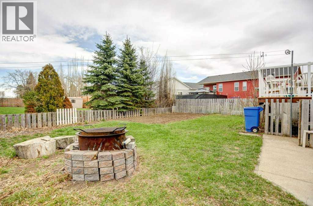 379n 300 E, Raymond, Alberta  T0K 2S0 - Photo 2 - A2302747