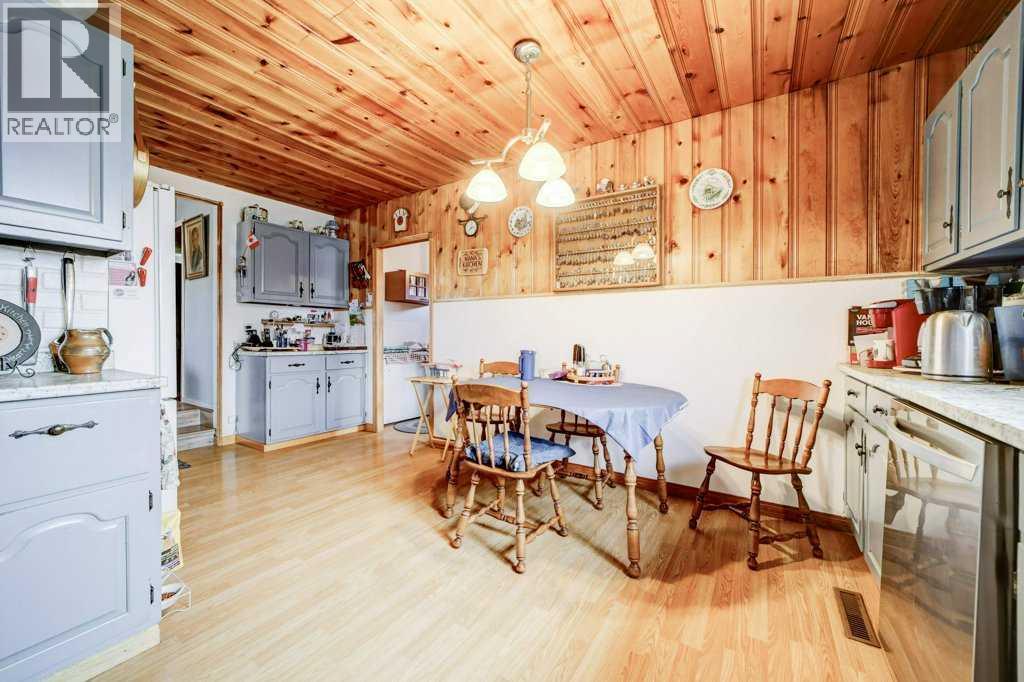 379n 300 E, Raymond, Alberta  T0K 2S0 - Photo 8 - A2302747