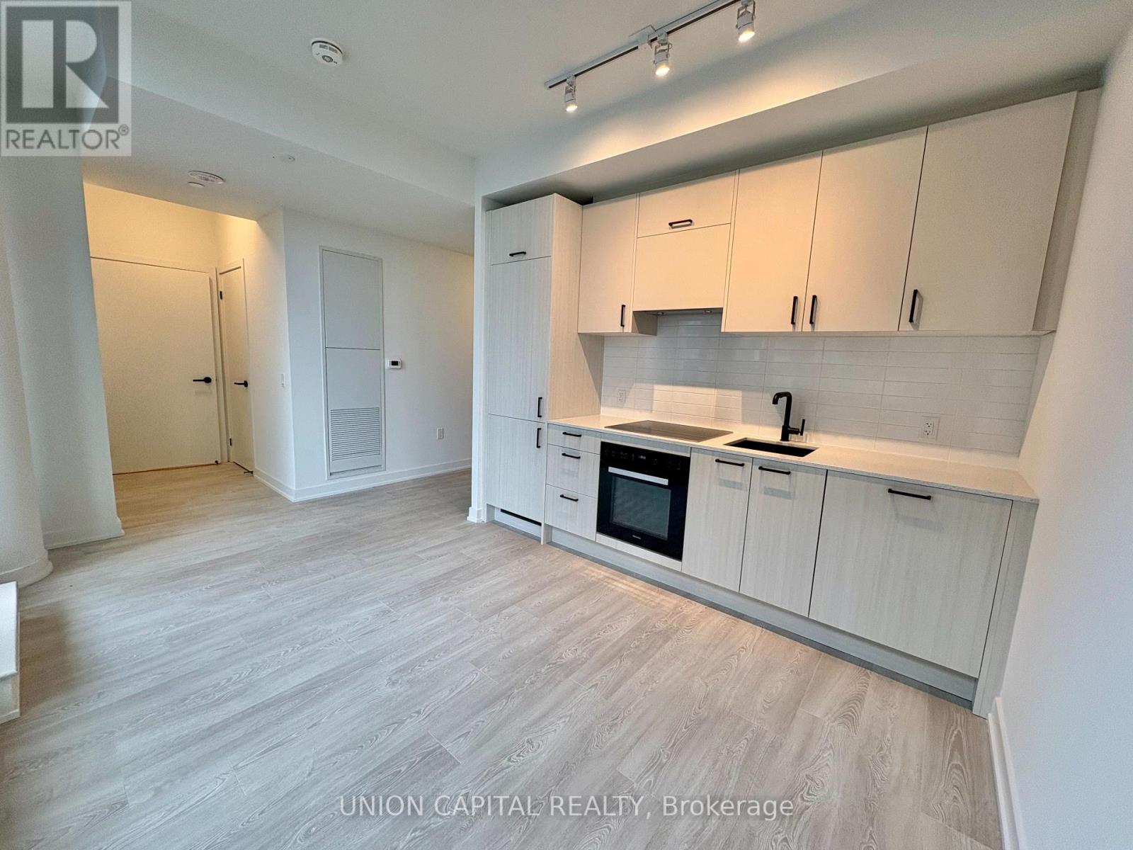 2805 - 1 Quarrington Lane, Toronto, Ontario  M3C 0S4 - Photo 4 - C12963602