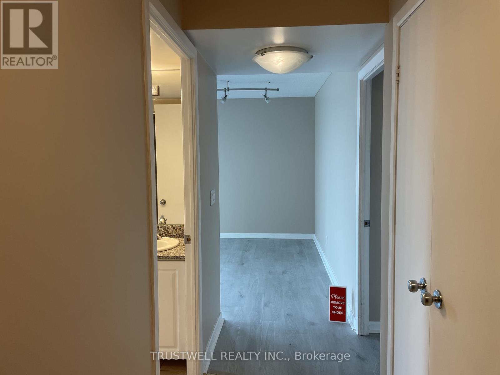 1905 - 8 Park Road, Toronto, Ontario  M4W 3S5 - Photo 2 - C13003518