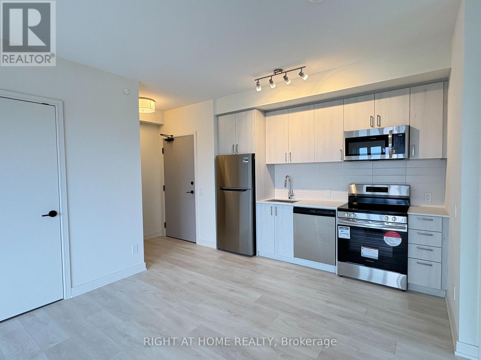 2307 - 8020 Derry Road, Milton, Ontario  L9T 9N7 - Photo 3 - W13014714