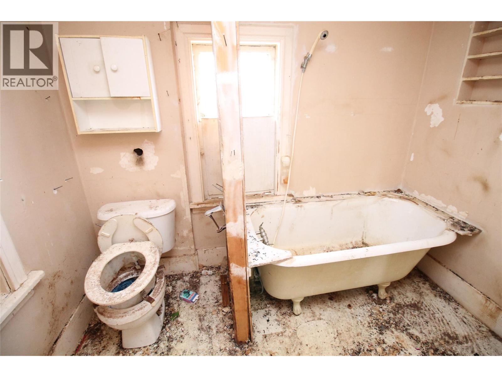 496 Heales Avenue, Penticton, British Columbia  V2A 1G4 - Photo 9 - 10383952