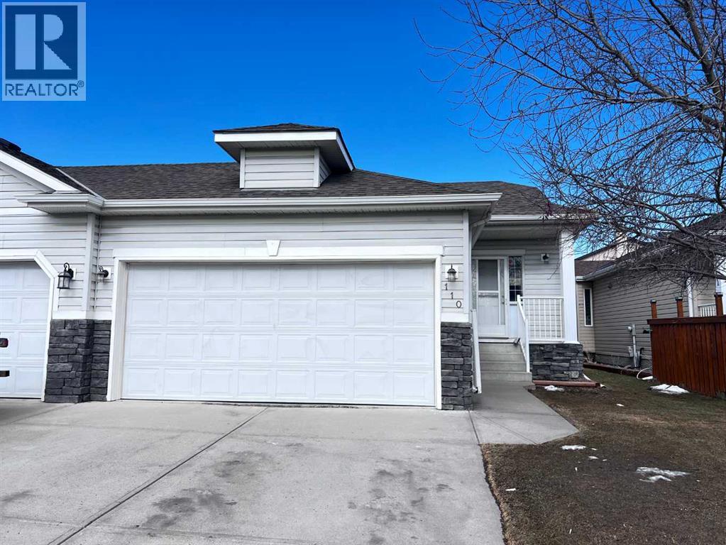 110 West Creek Bay, Chestermere, Alberta  T1X 1K7 - Photo 1 - A2262218