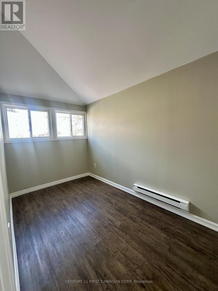 Upper - 35 Inkerman Street, St. Thomas, Ontario  N5P 3E9 - Photo 11 - X13015292