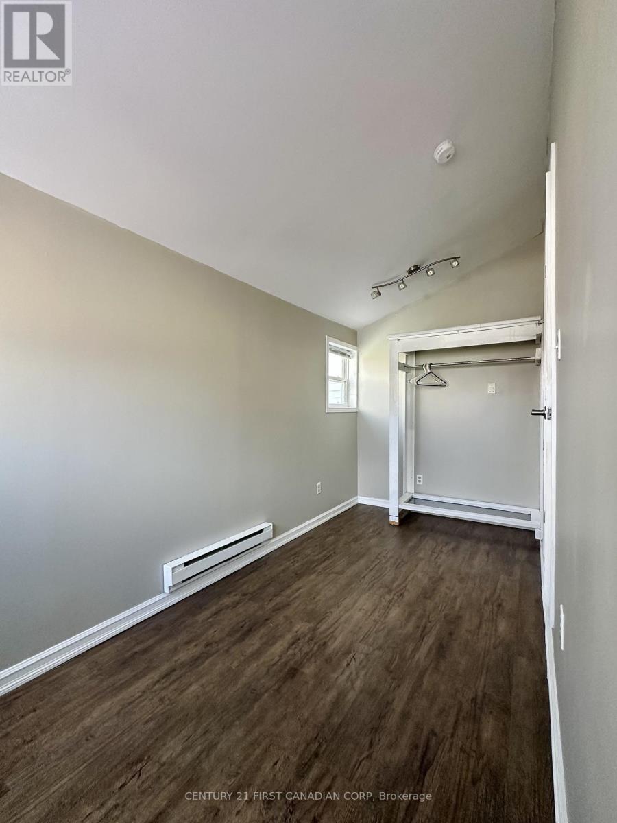 Upper - 35 Inkerman Street, St. Thomas, Ontario  N5P 3E9 - Photo 12 - X13015292