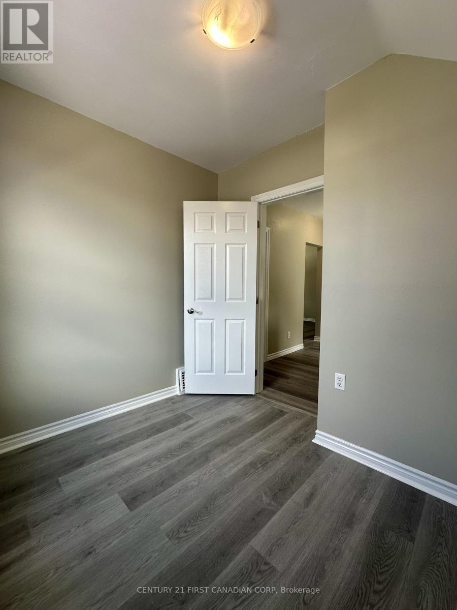 Upper - 35 Inkerman Street, St. Thomas, Ontario  N5P 3E9 - Photo 13 - X13015292