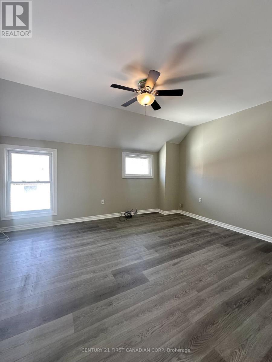 Upper - 35 Inkerman Street, St. Thomas, Ontario  N5P 3E9 - Photo 4 - X13015292