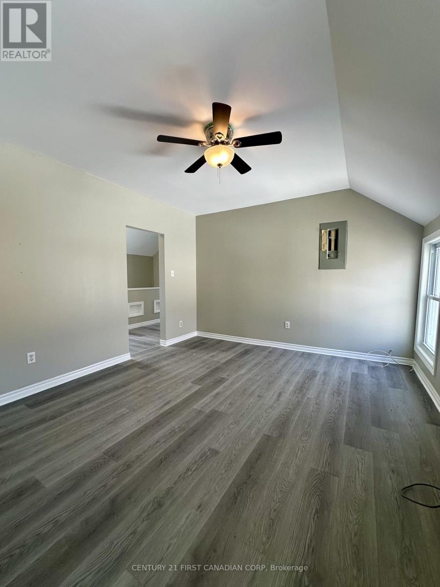 Upper - 35 Inkerman Street, St. Thomas, Ontario  N5P 3E9 - Photo 5 - X13015292