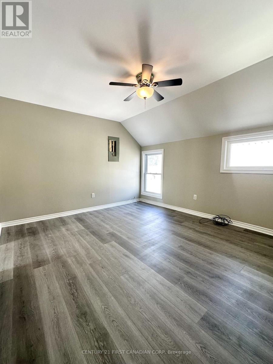 Upper - 35 Inkerman Street, St. Thomas, Ontario  N5P 3E9 - Photo 6 - X13015292