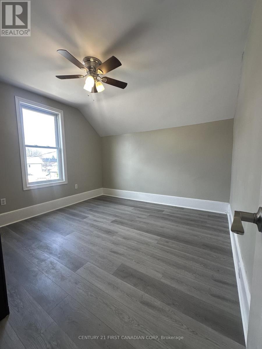 Upper - 35 Inkerman Street, St. Thomas, Ontario  N5P 3E9 - Photo 7 - X13015292