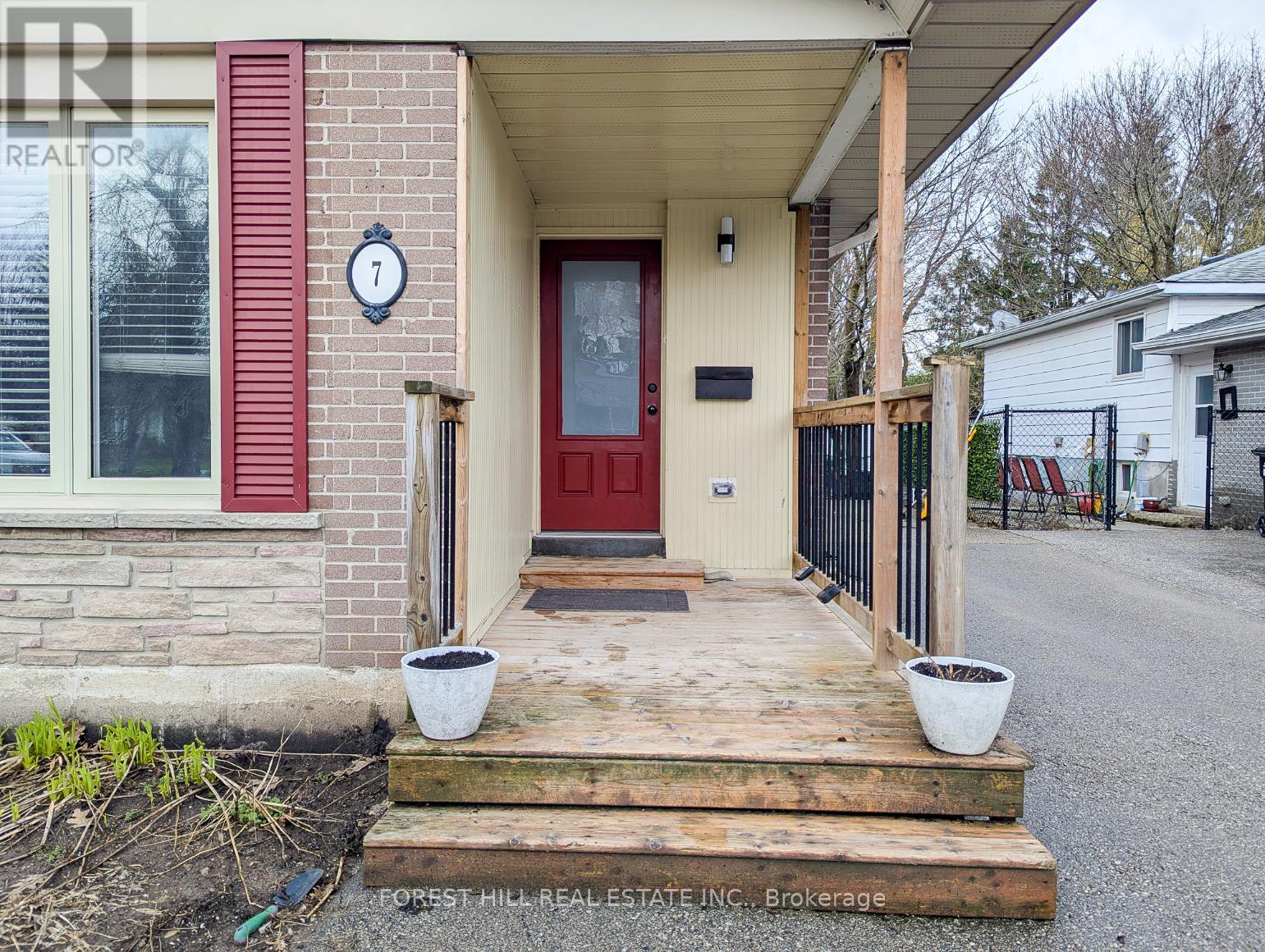 Main - 7 Burbank Pl Place, Barrie (Wellington), Ontario  L4M 2S8 - Photo 3 - S13015290