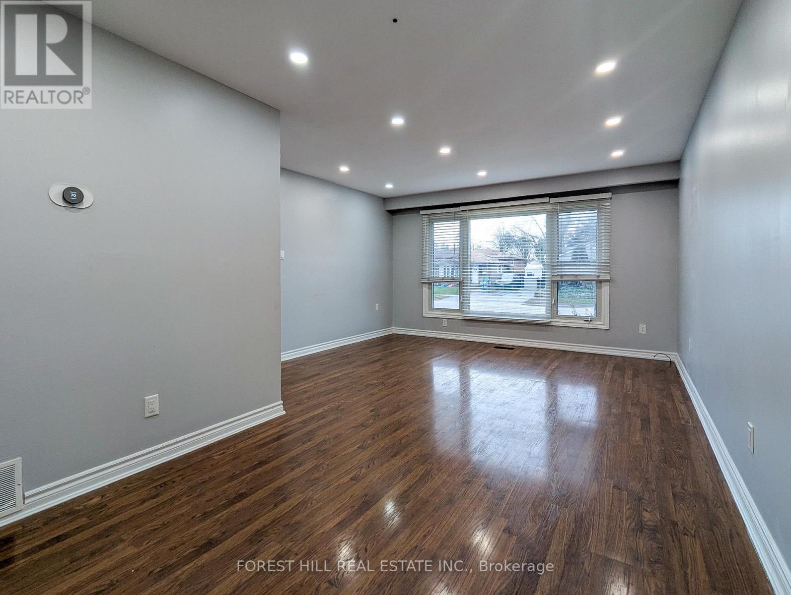 Main - 7 Burbank Pl Place, Barrie (Wellington), Ontario  L4M 2S8 - Photo 5 - S13015290