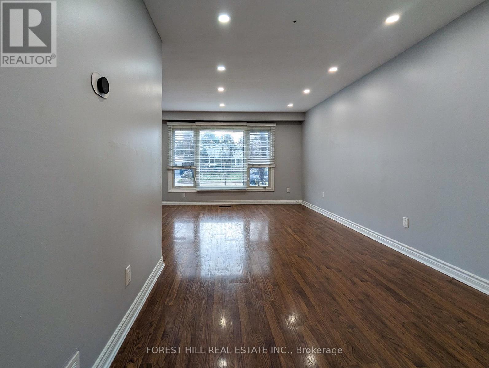 Main - 7 Burbank Pl Place, Barrie (Wellington), Ontario  L4M 2S8 - Photo 6 - S13015290