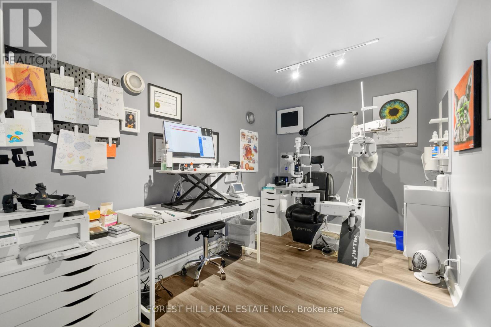 201 QUEEN STREET S Mississauga (Streetsville), ON L5M 1L4