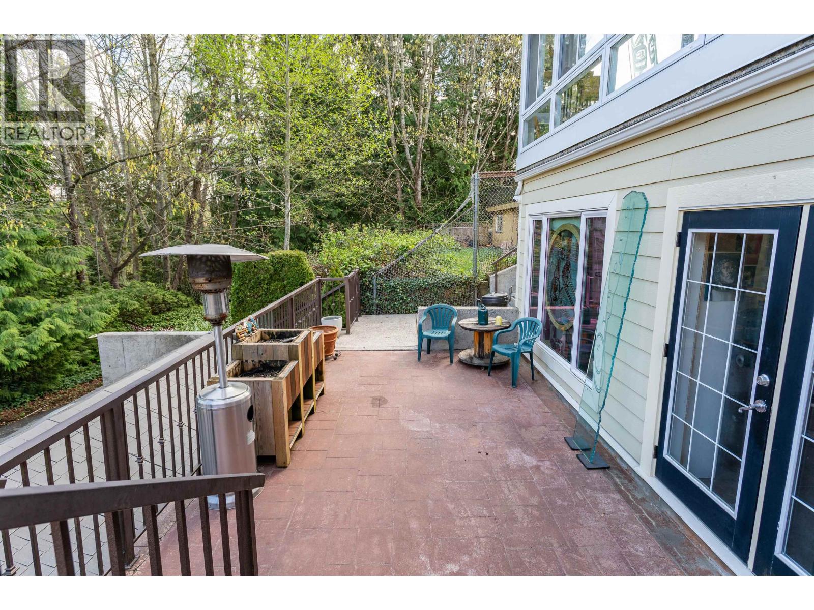 5823 Highfield Drive, Burnaby, British Columbia  V5B 1E4 - Photo 36 - R3112982