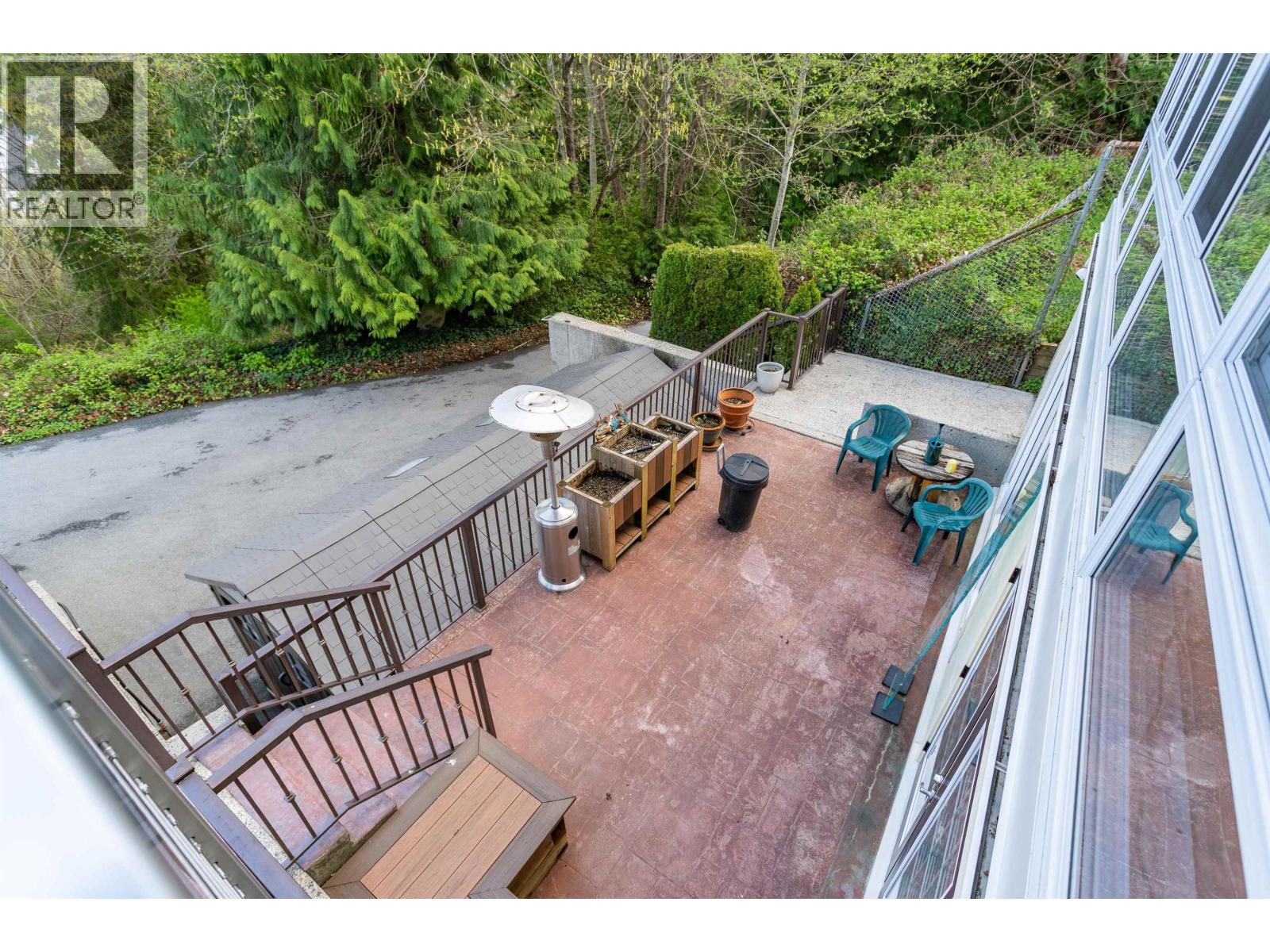 5823 Highfield Drive, Burnaby, British Columbia  V5B 1E4 - Photo 31 - R3112982