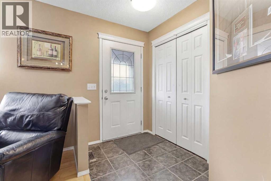 39 Copperfield Terrace Se, Calgary, Alberta  T2Z 4V5 - Photo 3 - A2295545