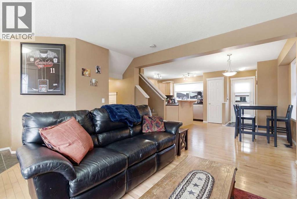 39 Copperfield Terrace Se, Calgary, Alberta  T2Z 4V5 - Photo 5 - A2295545