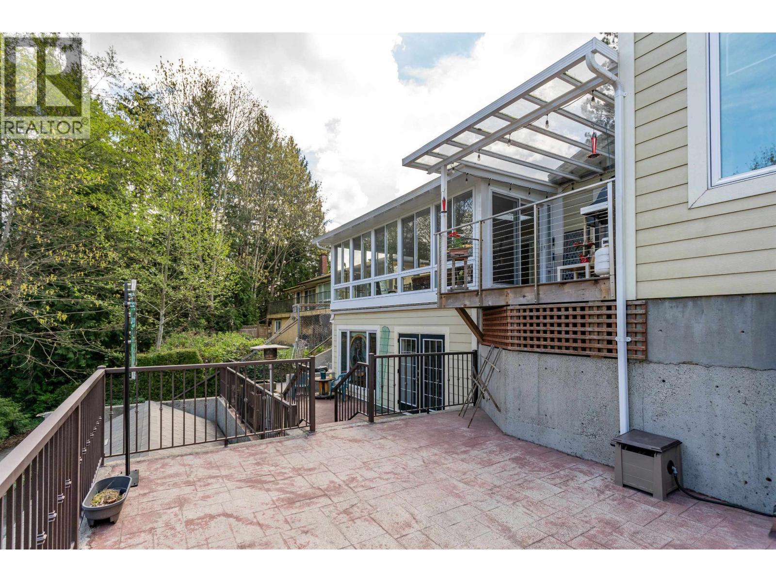 5823 Highfield Drive, Burnaby, British Columbia  V5B 1E4 - Photo 35 - R3112982