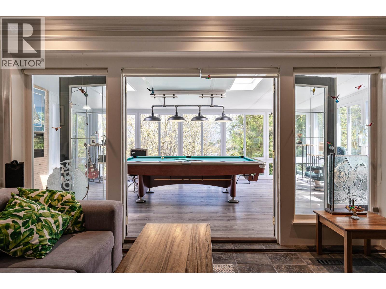 5823 Highfield Drive, Burnaby, British Columbia  V5B 1E4 - Photo 19 - R3112982