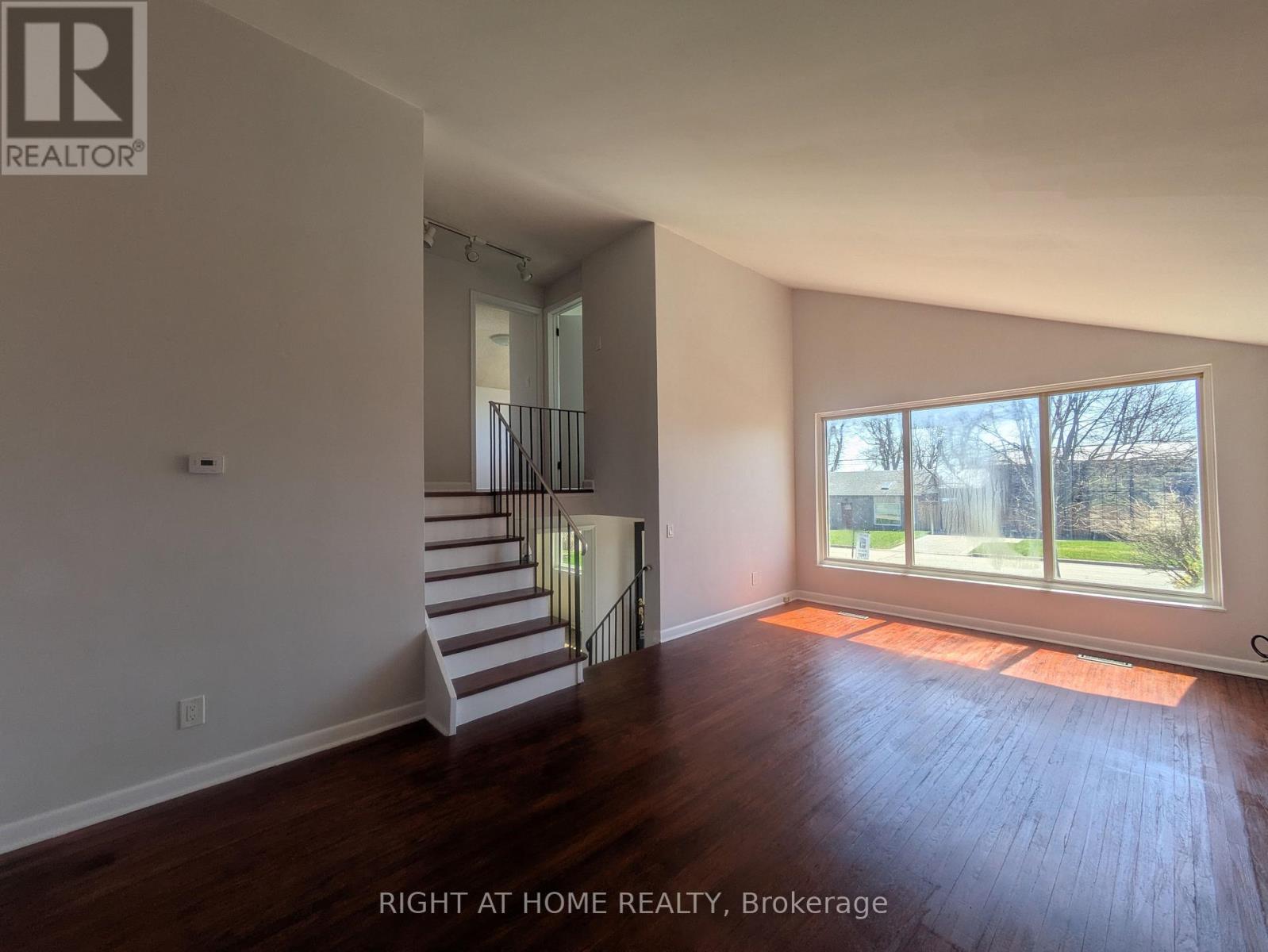 740 Stone Street, Oshawa, Ontario  L1J 1A6 - Photo 11 - E12889848