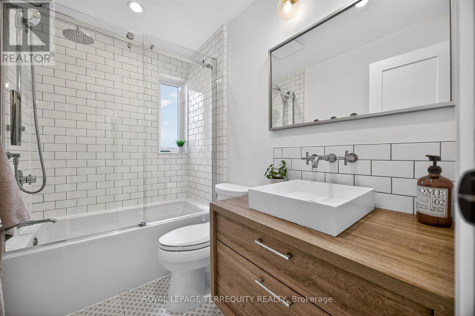 75 Priscilla Avenue, Toronto, Ontario  M6S 3W4 - Photo 26 - W13005420