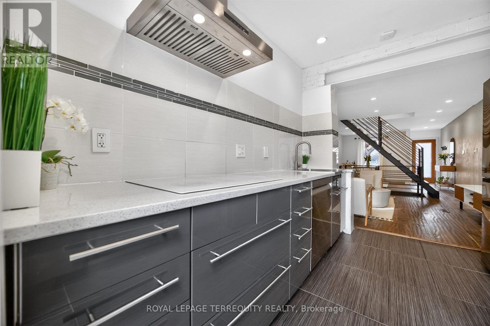 75 Priscilla Avenue, Toronto, Ontario  M6S 3W4 - Photo 20 - W13005420