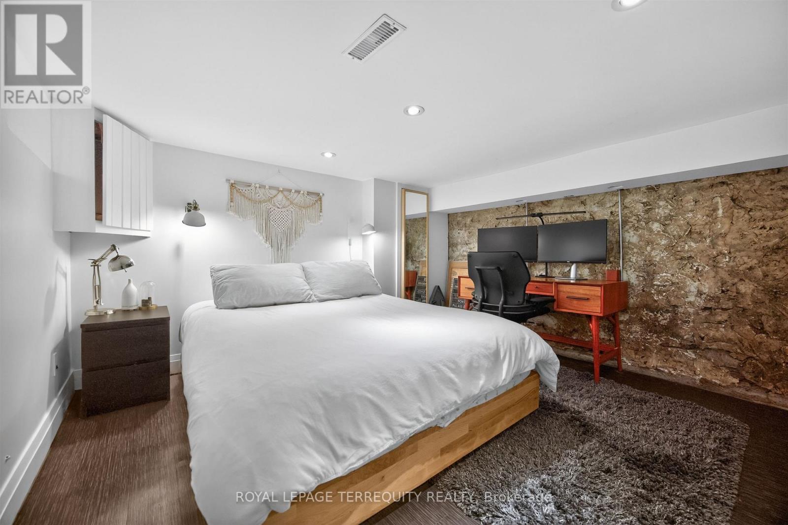 75 Priscilla Avenue, Toronto, Ontario  M6S 3W4 - Photo 30 - W13005420