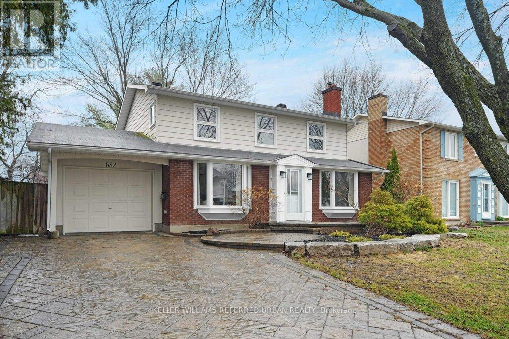 682 GLENHURST CRESCENT, Ottawa, Ontario