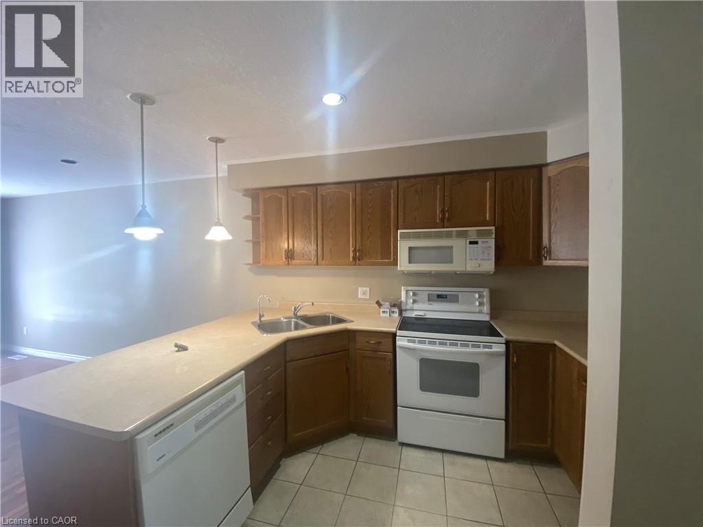 182 Kingswood Drive, Kitchener, Ontario  N2E 1S9 - Photo 7 - 40808412