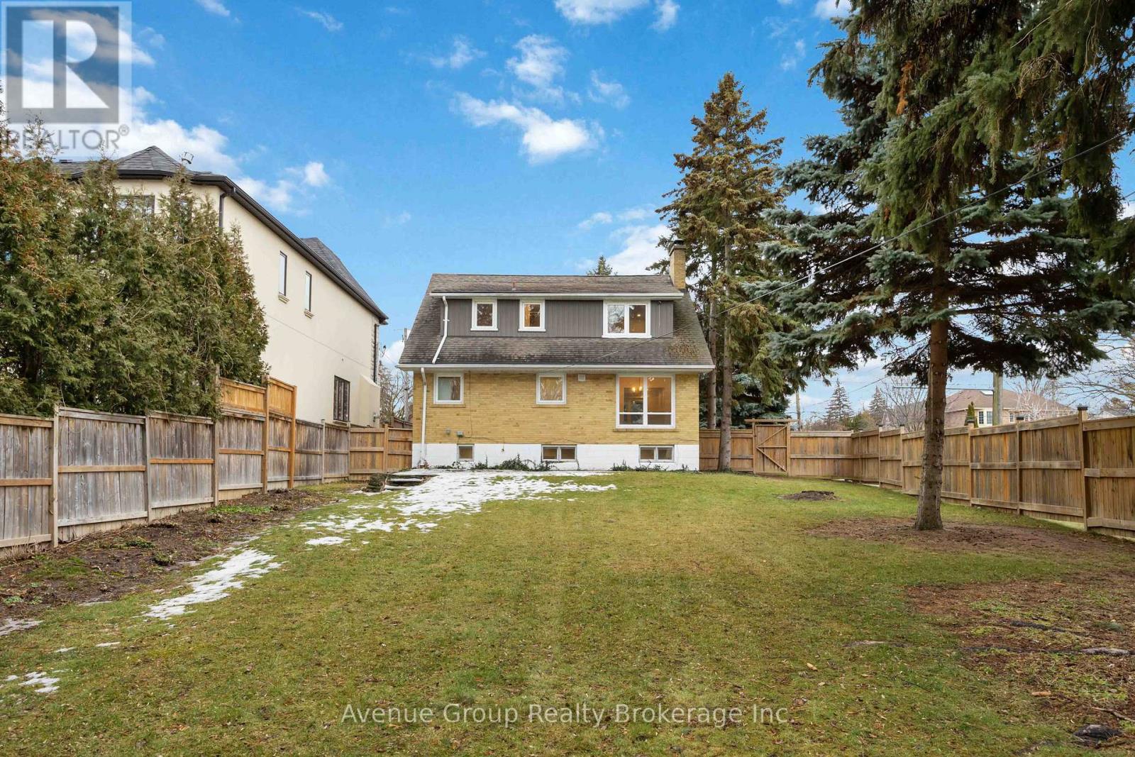 Upper - 190 Northwood Drive, Toronto, Ontario  M2M 2K4 - Photo 4 - C12693292