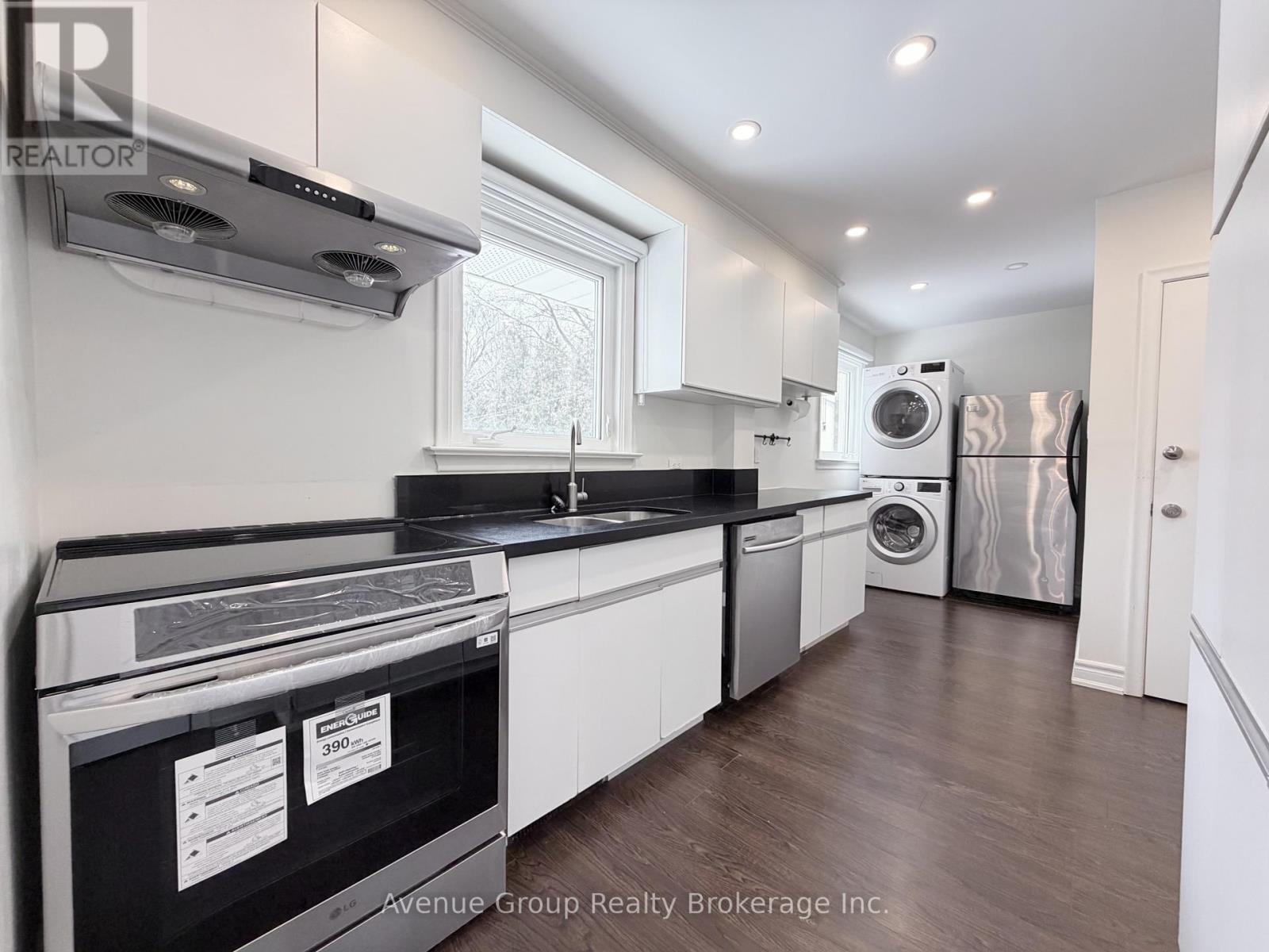 Upper - 190 Northwood Drive, Toronto, Ontario  M2M 2K4 - Photo 9 - C12693292