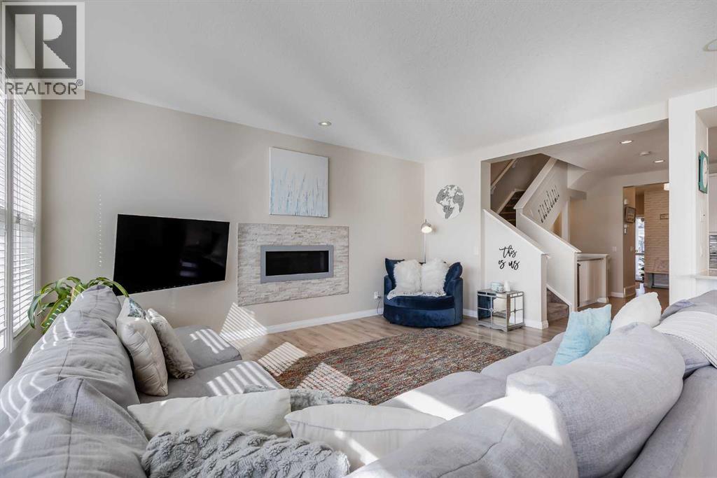212 Auburn Meadows Crescent Se, Calgary, Alberta  T3M 2E2 - Photo 3 - A2294618