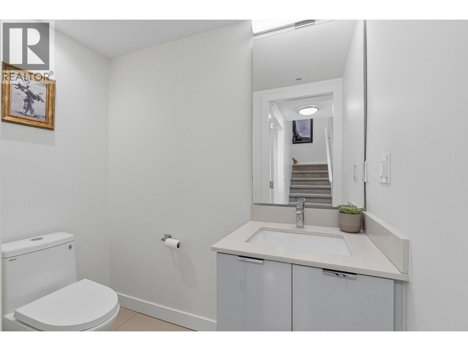 Th3 108 E 8th Street, North Vancouver, British Columbia  V7L 1Y9 - Photo 12 - R3113048