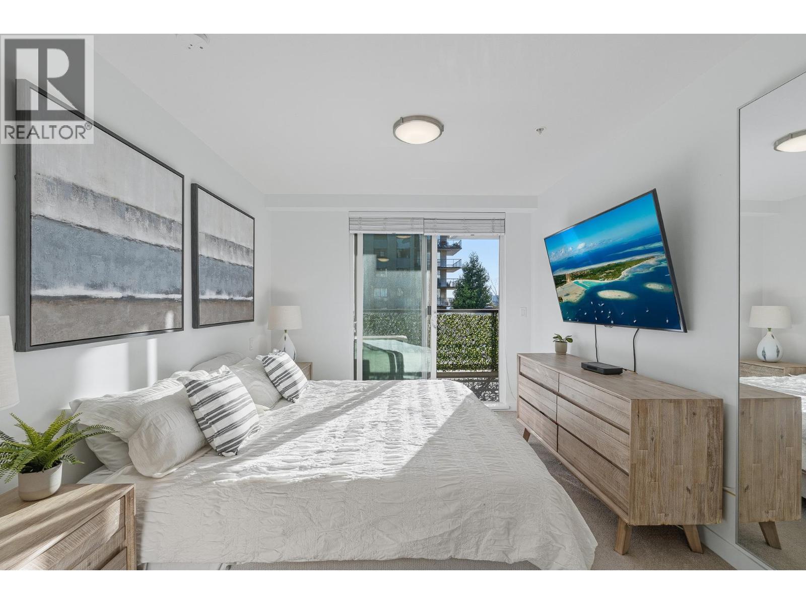 Th3 108 E 8th Street, North Vancouver, British Columbia  V7L 1Y9 - Photo 14 - R3113048