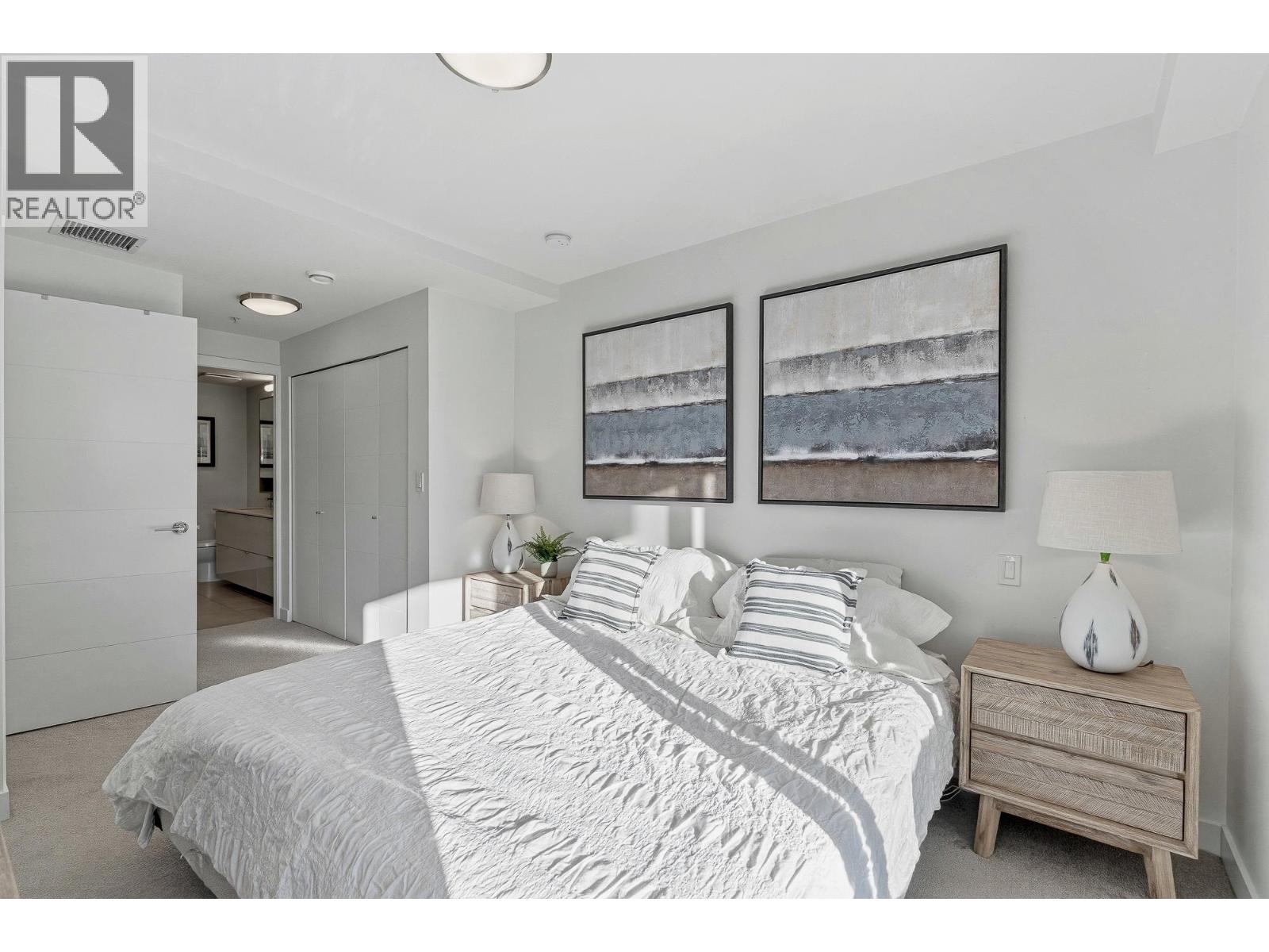 Th3 108 E 8th Street, North Vancouver, British Columbia  V7L 1Y9 - Photo 15 - R3113048