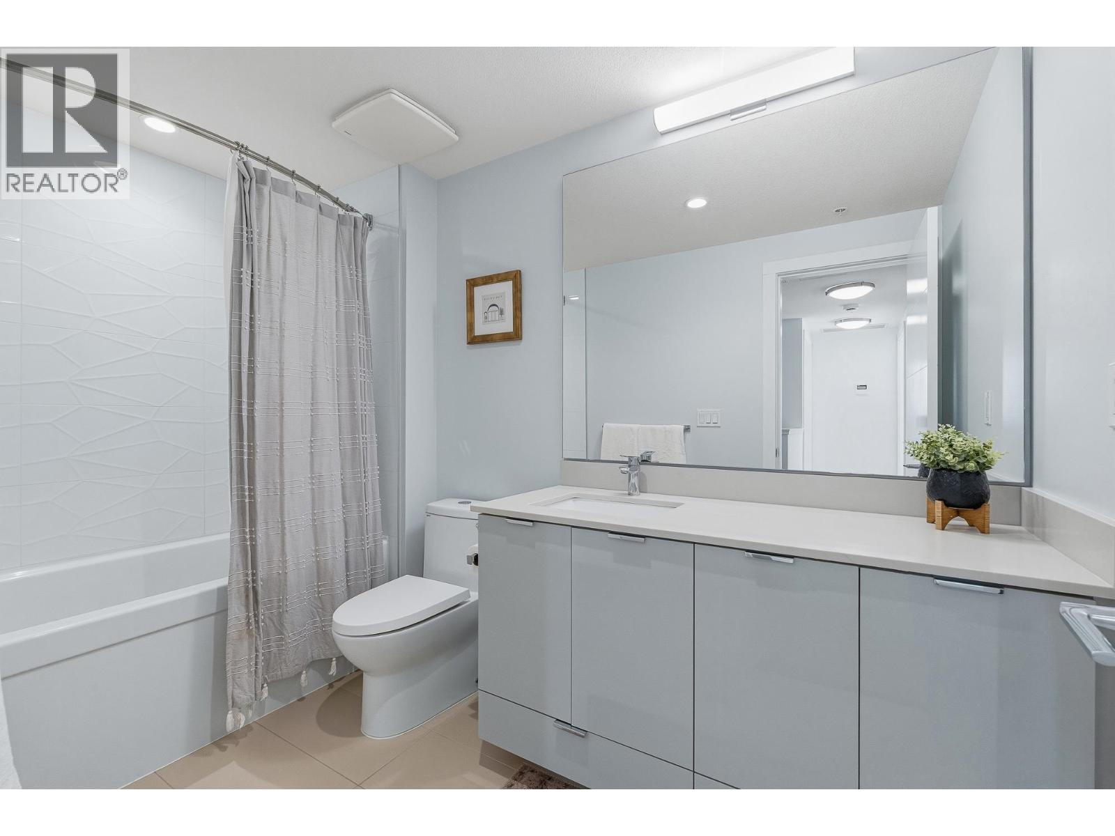 Th3 108 E 8th Street, North Vancouver, British Columbia  V7L 1Y9 - Photo 20 - R3113048