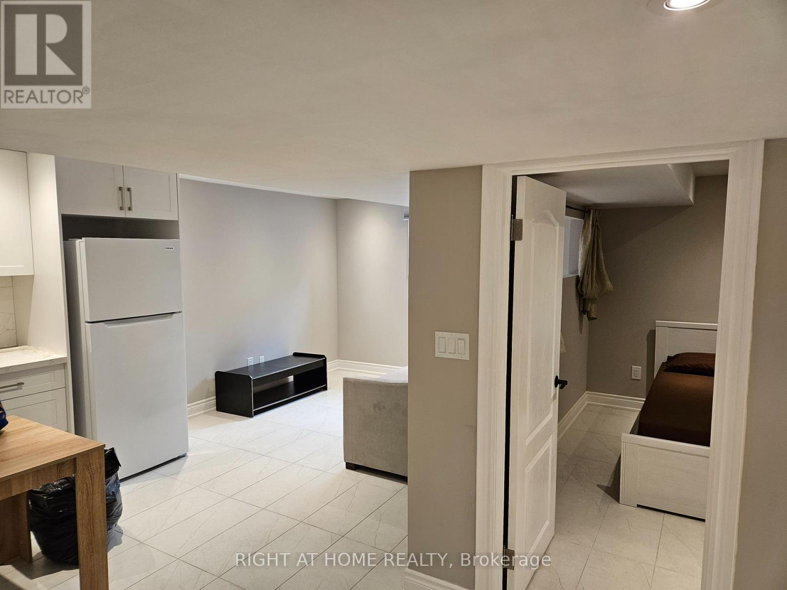 Lower - 121 Badessa Circle, Vaughan, Ontario  L4J 6E2 - Photo 3 - N13015314