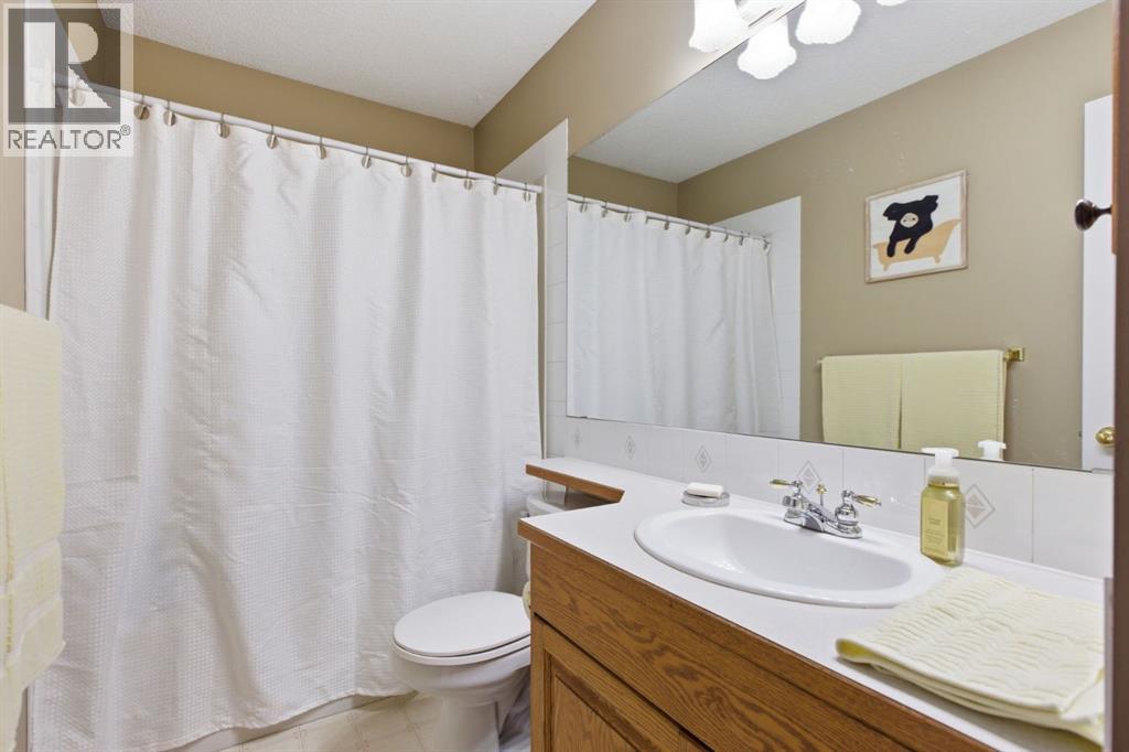 305 Robert Street, Diamond Valley, Alberta  T0L 2A0 - Photo 18 - A2299561