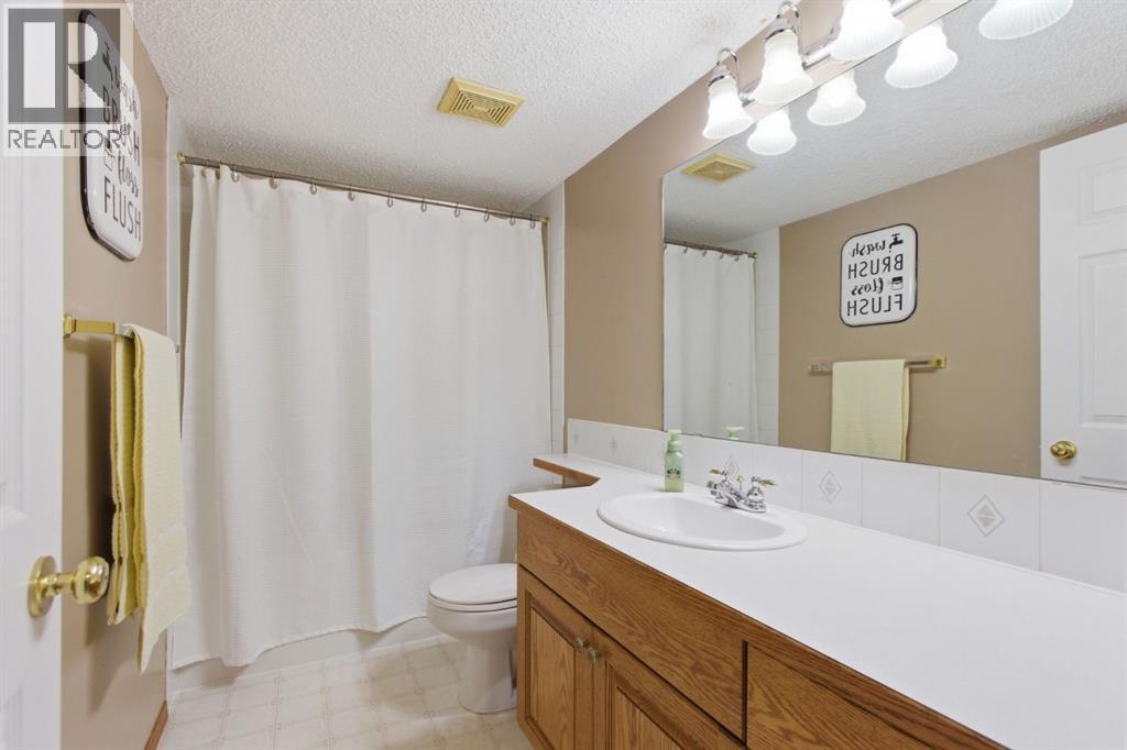 305 Robert Street, Diamond Valley, Alberta  T0L 2A0 - Photo 14 - A2299561