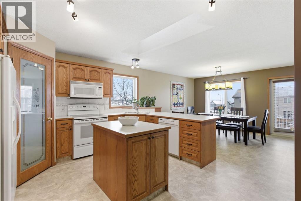 305 Robert Street, Diamond Valley, Alberta  T0L 2A0 - Photo 6 - A2299561