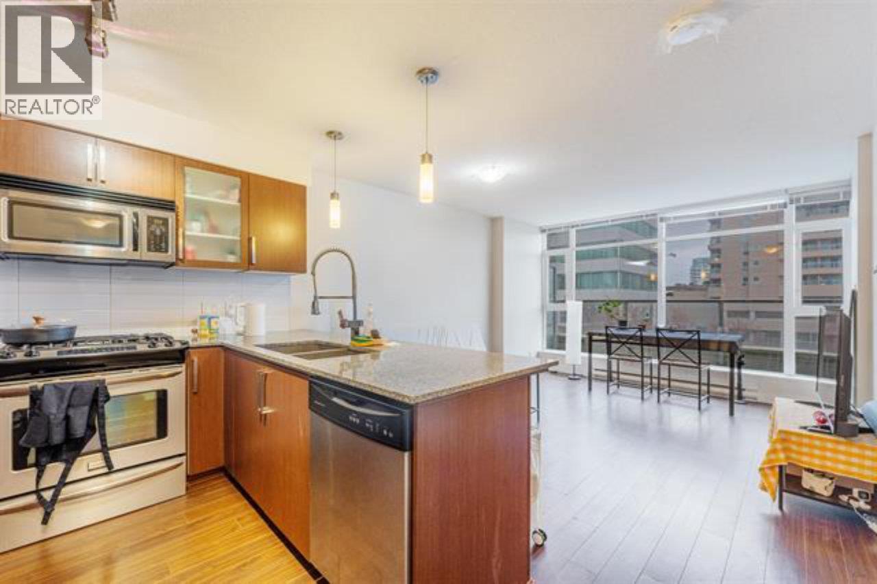 512 8068 WESTMINSTER HIGHWAY, Richmond, British Columbia