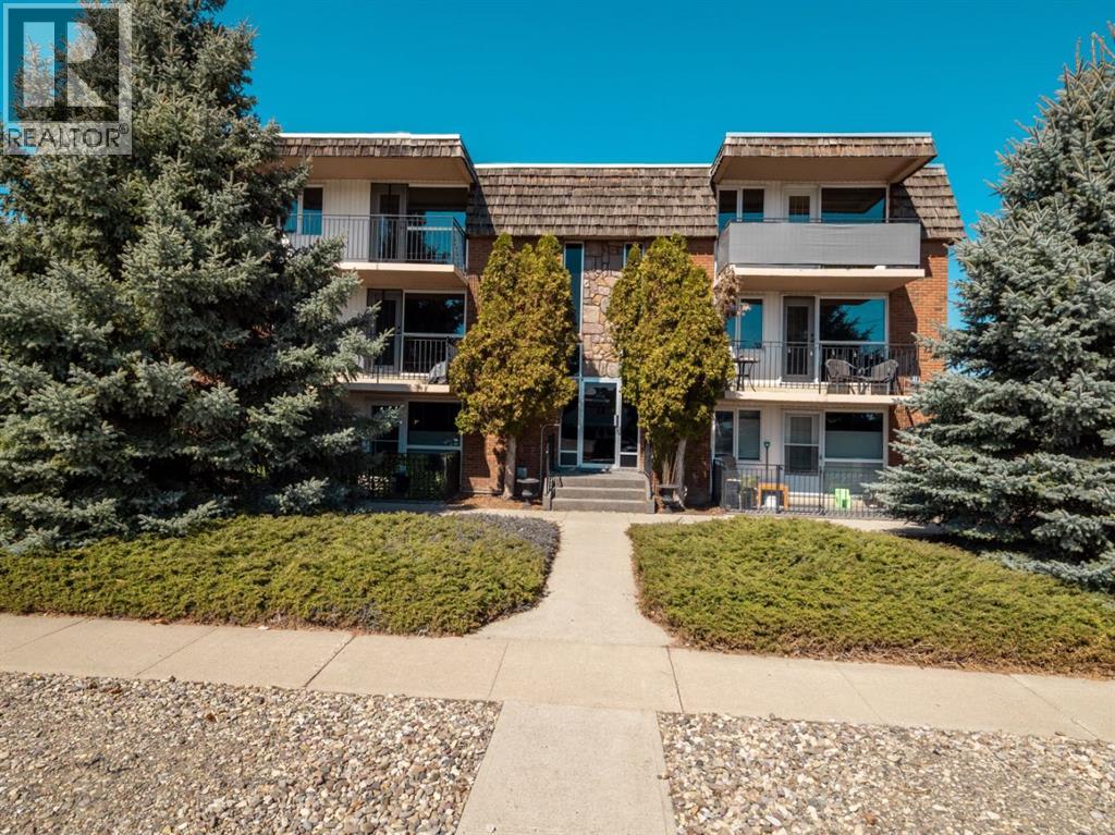 302, 1716 Henderson Lake Boulevard S, Lethbridge, Alberta  T1K 3C2 - Photo 1 - A2301555