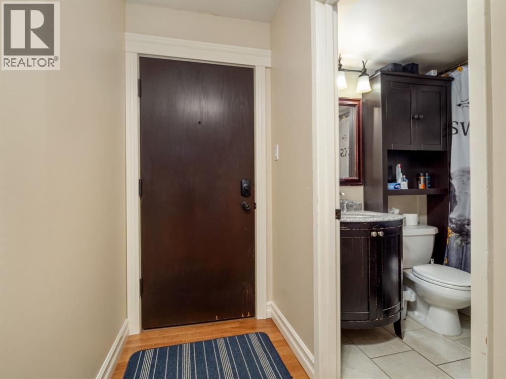 302, 1716 Henderson Lake Boulevard S, Lethbridge, Alberta  T1K 3C2 - Photo 4 - A2301555